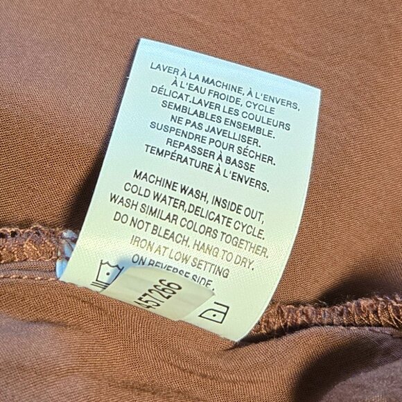 Reitmans Signature A-line skirt. Just below the knee. Size 10. - Picture 4 of 4